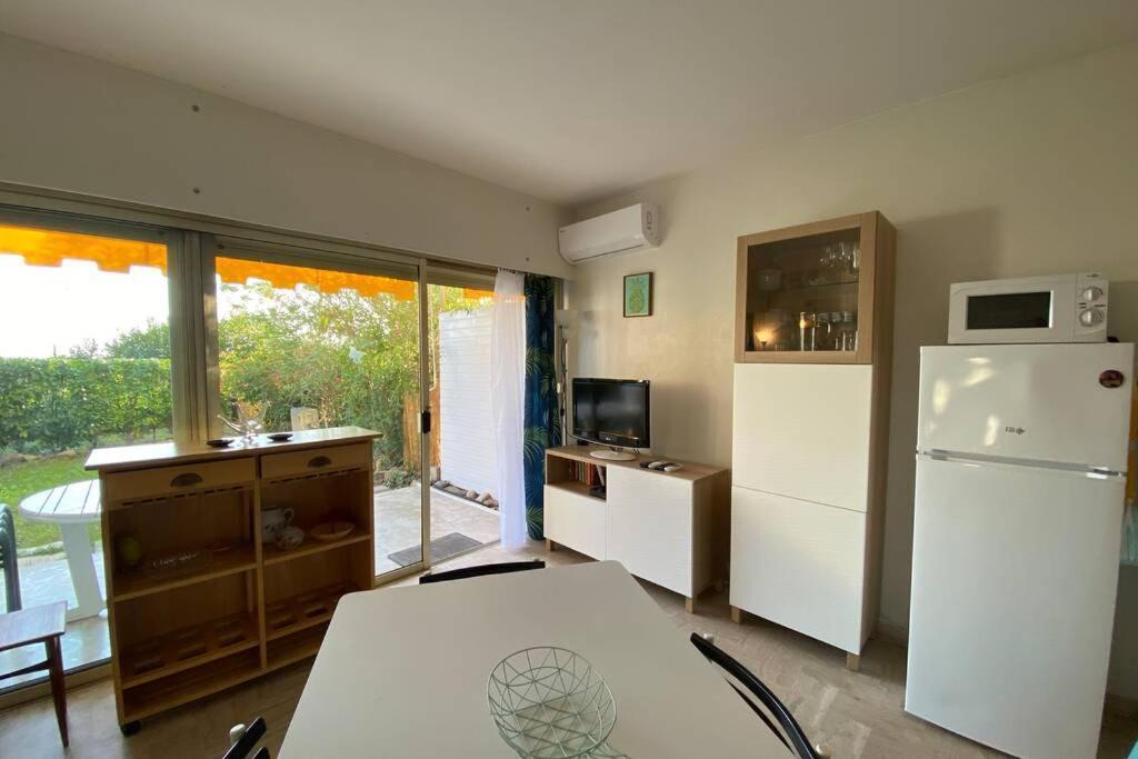 C037-Nice Studio With Garden And Parking - Near Beach Cannes Buitenkant foto